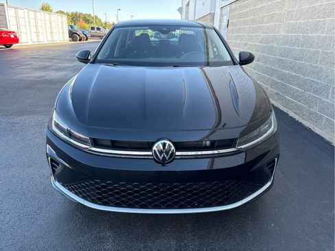 Used 2025 Volkswagen Jetta S image 3