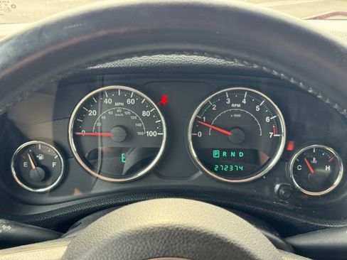 Used 2014 Jeep Wrangler Unlimited Sport w/ Connectivity Group image 18