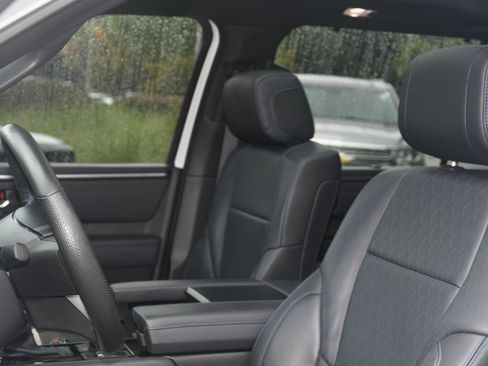 Used 2024 Toyota Sequoia Platinum AWD/4WD image 15