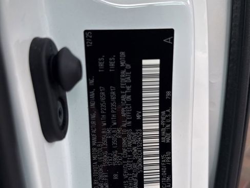Used 2026 Toyota Sienna LE FWD image 22