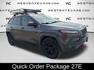 Used 2016 Jeep Cherokee Trailhawk w/ Leather Interior Group video 2
