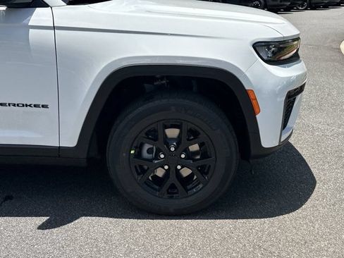New 2026 Jeep Grand Cherokee Altitude RWD image 12