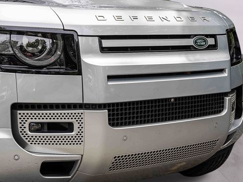 Used 2022 Land Rover Defender 110 XS Edition AWD/4WD image 29