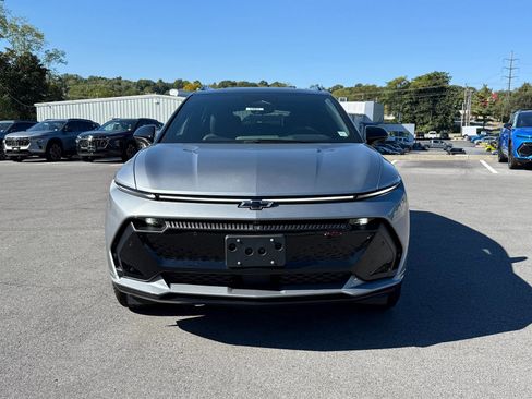 New 2025 Chevrolet Equinox EV RS image 2