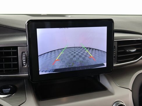 Used 2024 Ford Explorer XLT w/ Equipment Group 202A image 6