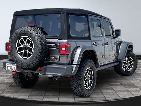 Certified 2025 Jeep Wrangler Unlimited Rubicon w/ Convenience Group AWD/4WD image 22