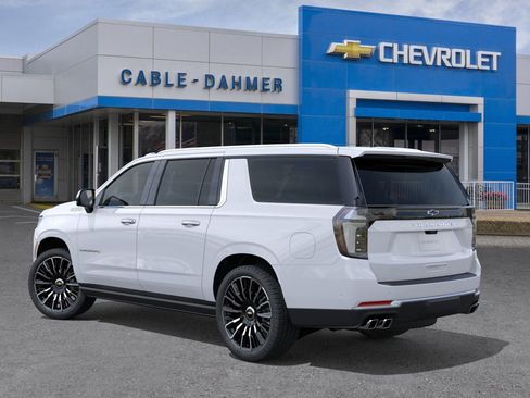 New 2026 Chevrolet Suburban High Country image 3