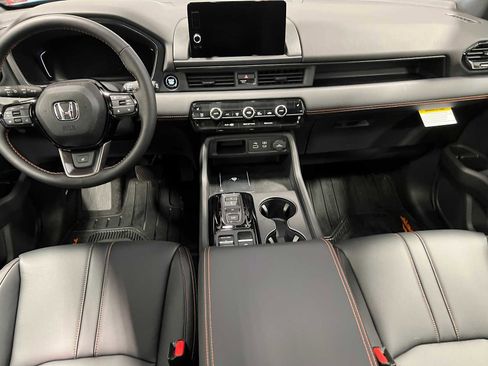 New 2025 Honda Pilot TrailSport image 16