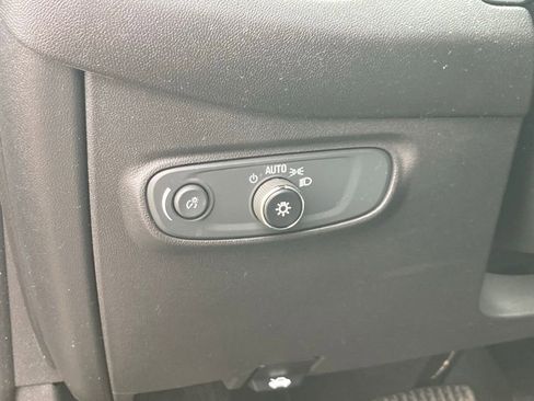 Used 2023 Chevrolet Equinox LT AWD/4WD image 13