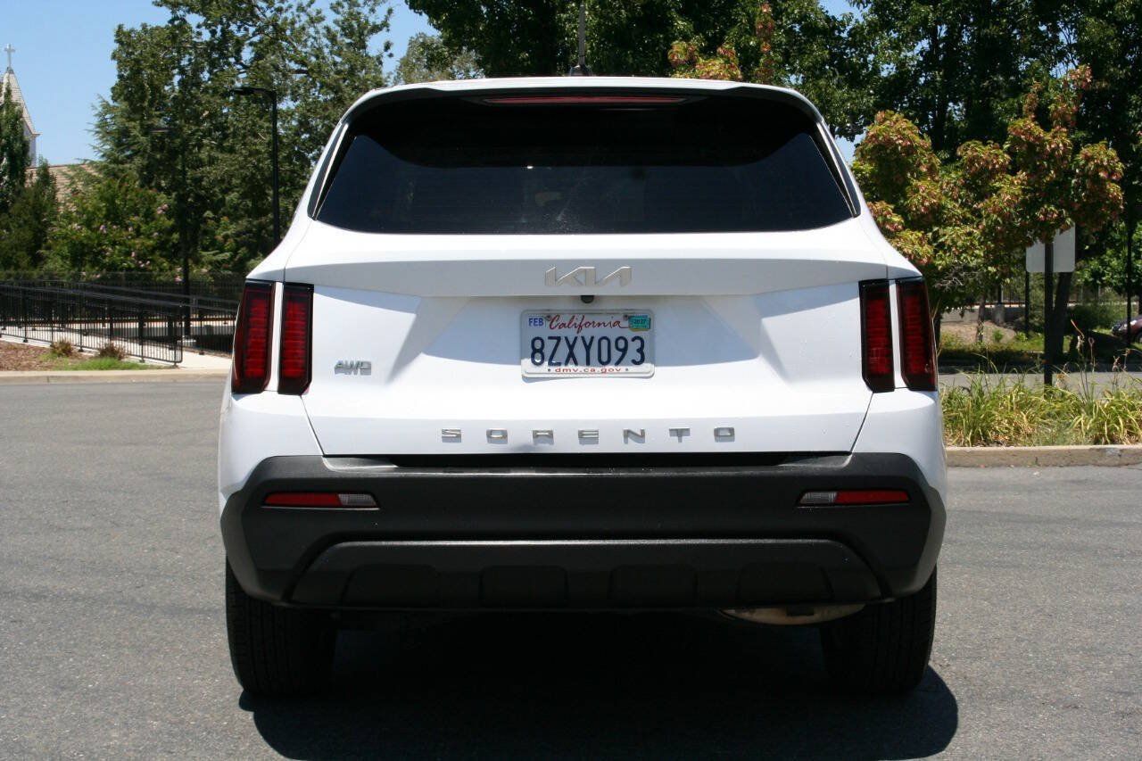 Used 2022 Kia Sorento LX AWD/4WD image 6