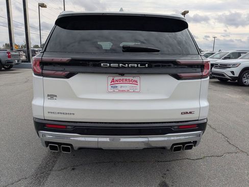 Used 2024 GMC Acadia Denali image 5