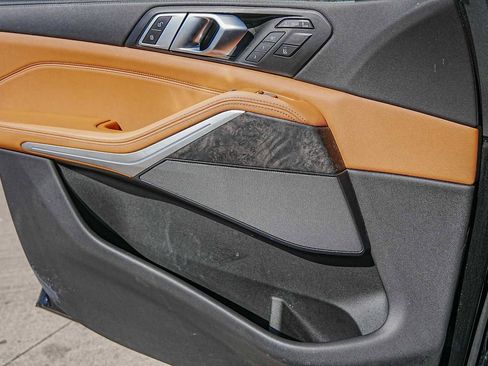 Used 2023 BMW X7 xDrive40i w/ Premium Package image 26