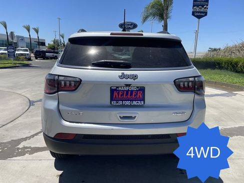 Used 2024 Jeep Compass Latitude AWD/4WD image 7