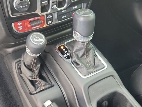 Used 2022 Jeep Wrangler Unlimited Rubicon w/ Trailer Tow Package image 16