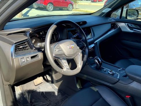 Used 2023 Cadillac XT5 Premium Luxury image 14