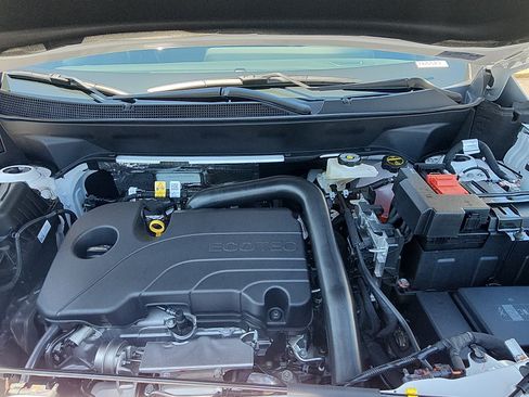 New 2026 Chevrolet Equinox LT w/ Convenience Package II FWD image 11