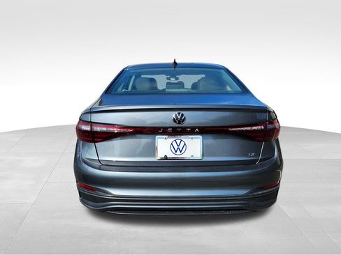 New 2025 Volkswagen Jetta SE image 5