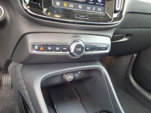 New 2026 Volvo XC40 B5 Plus w/ Protection Package Premier image 18