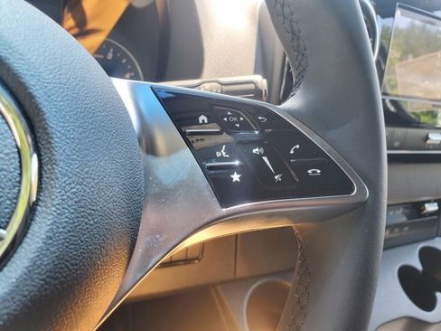 Used 2025 Mercedes-Benz Sprinter 2500 image 21
