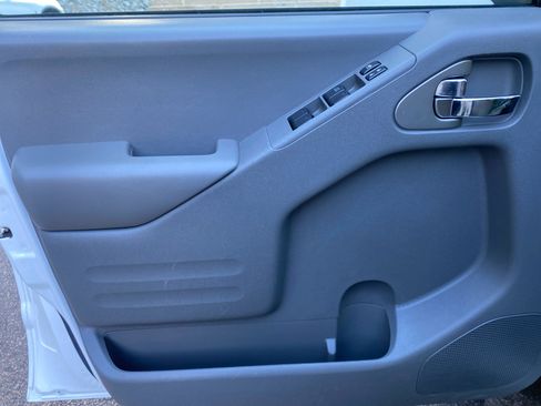 Used 2019 Nissan Frontier SV image 22