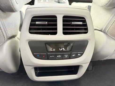 Used 2021 Honda Pilot EX image 25