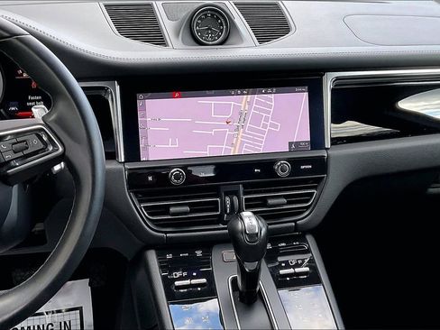 Used 2023 Porsche Macan S image 9