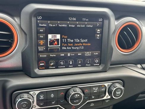 Used 2023 Jeep Gladiator Mojave w/ Cold Weather Group AWD/4WD image 34