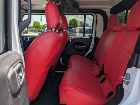 Used 2022 Jeep Gladiator Sport AWD/4WD image 13