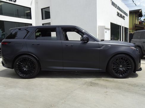 Used 2024 Land Rover Range Rover Sport AWD/4WD image 8