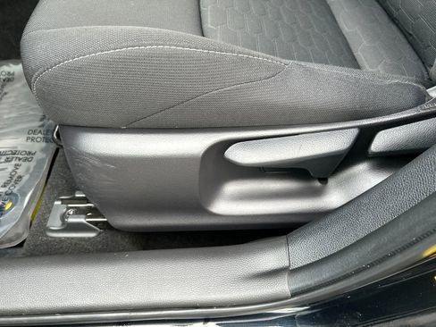 Used 2022 Toyota Corolla SE image 15