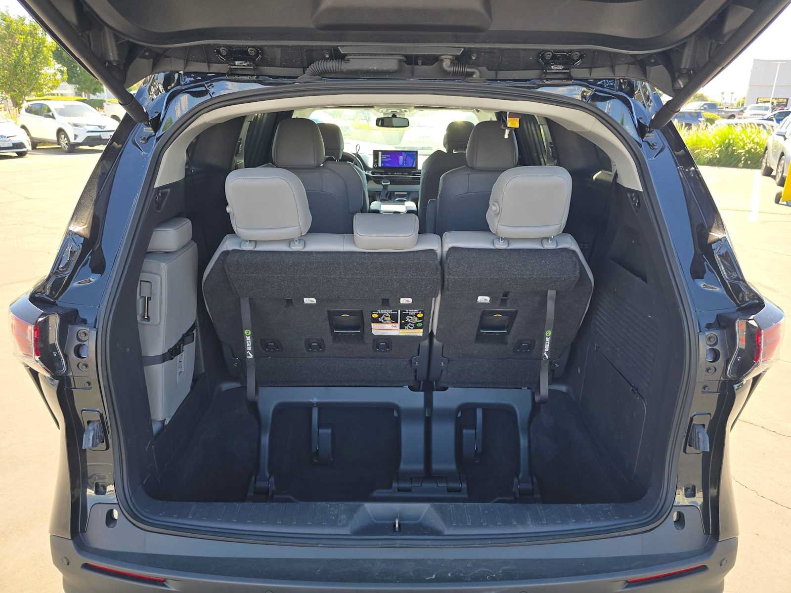 Certified 2026 Toyota Sienna XLE FWD image 15
