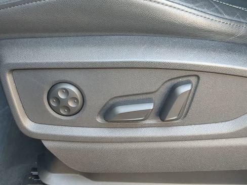 Used 2025 Audi Q5 2.0T Premium image 17