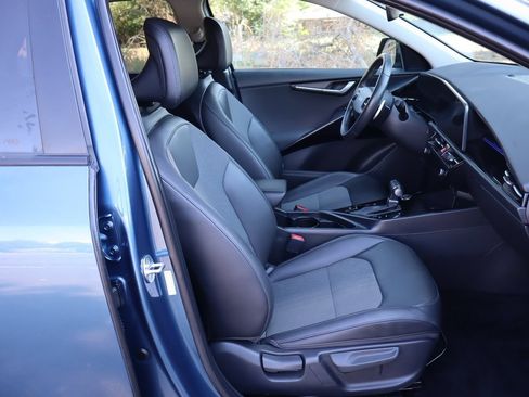 Used 2023 Kia Niro EX Touring FWD image 22