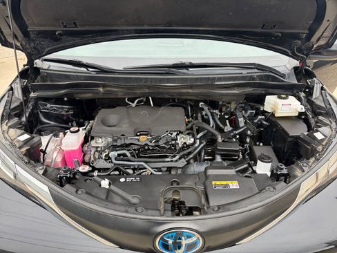 Certified 2022 Toyota Sienna XLE w/ XLE Plus Package FWD image 28