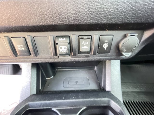 Used 2018 Toyota Tacoma TRD Off-Road AWD/4WD image 23