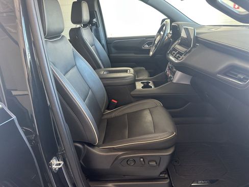 Used 2024 GMC Yukon XL SLT w/ SLT Luxury Package AWD/4WD image 14
