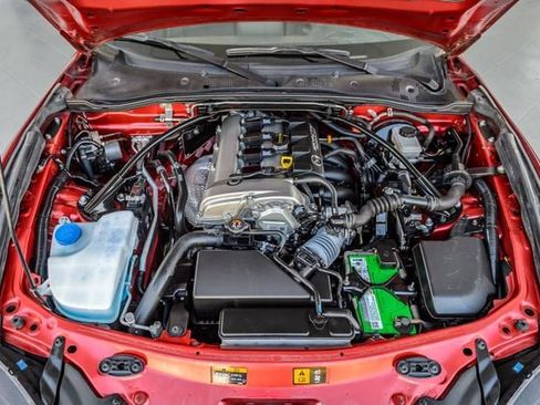 Used 2016 MAZDA MX-5 Miata Club RWD image 23