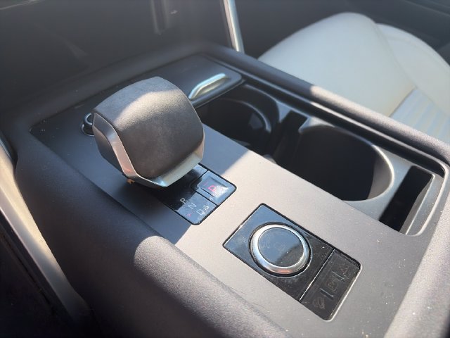 Used 2023 Land Rover Discovery S AWD/4WD image 29