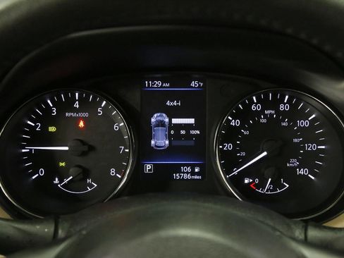 Used 2020 Nissan Rogue SV image 6