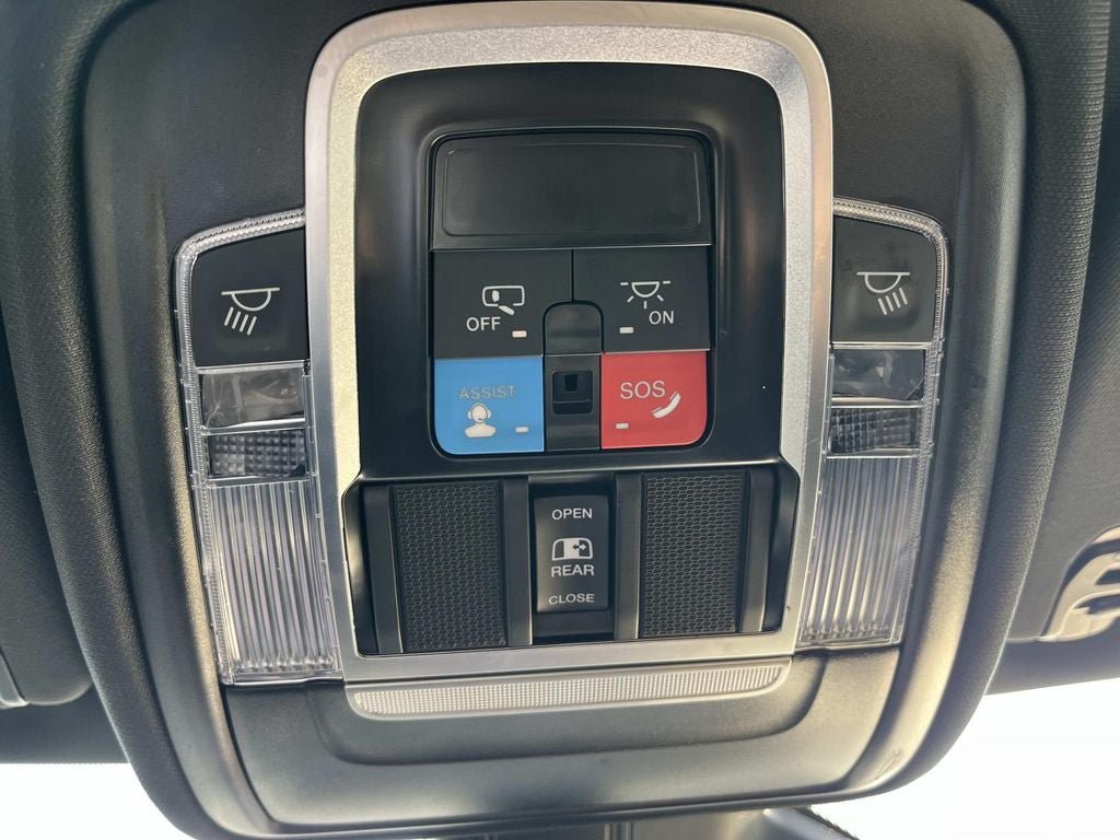 Used 2026 RAM 1500 Laramie AWD/4WD image 35