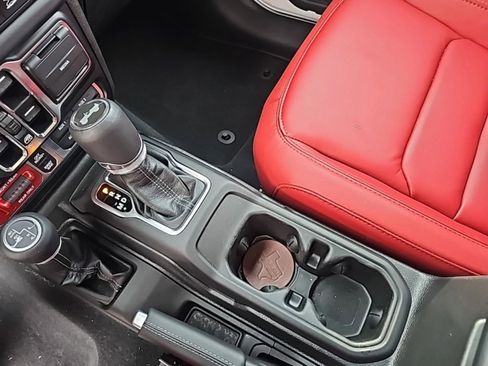 Used 2024 Jeep Wrangler Unlimited Rubicon 392 image 32