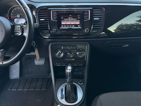 Used 2019 Volkswagen Beetle 2.0T S image 21