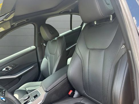 Used 2025 BMW 330i Sedan RWD image 17
