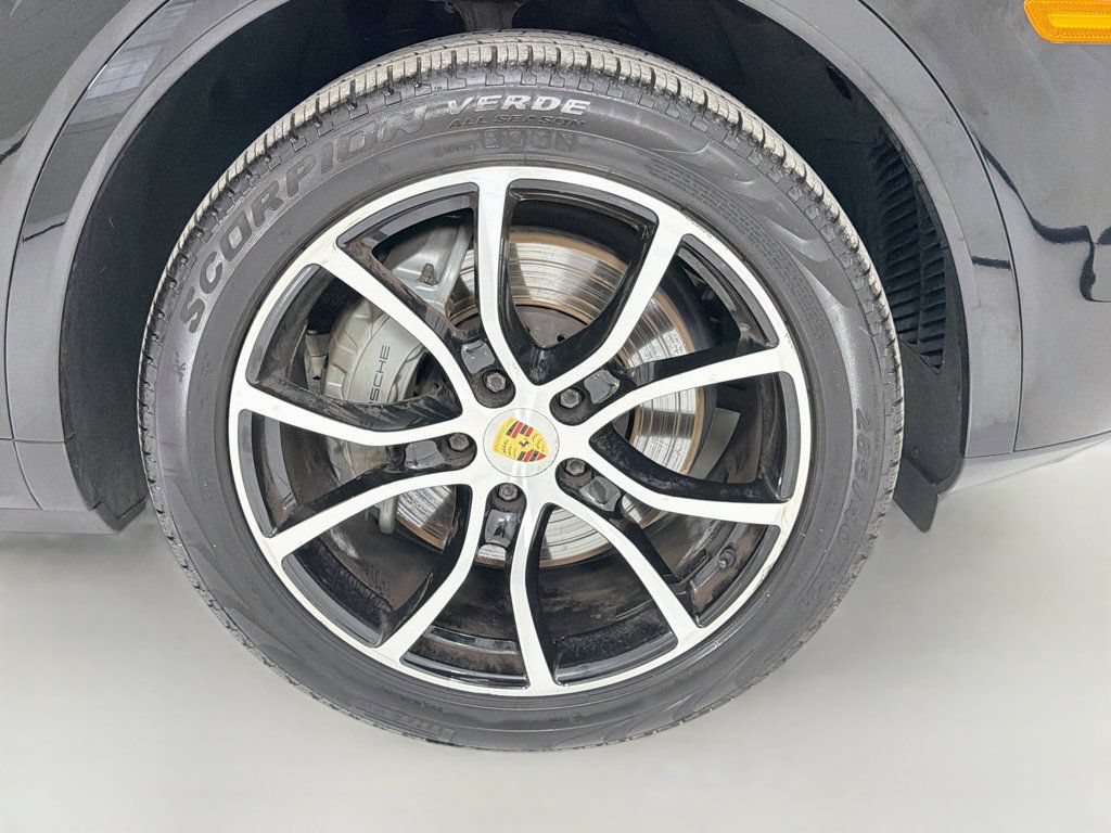 Certified 2023 Porsche Cayenne S AWD/4WD image 34