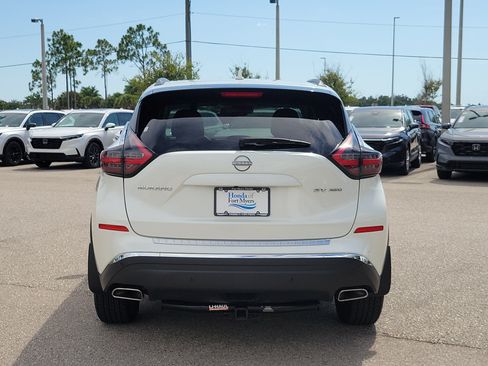 Used 2024 Nissan Murano SV AWD/4WD image 5