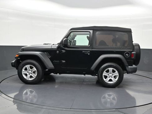 Used 2022 Jeep Wrangler Sport AWD/4WD image 2
