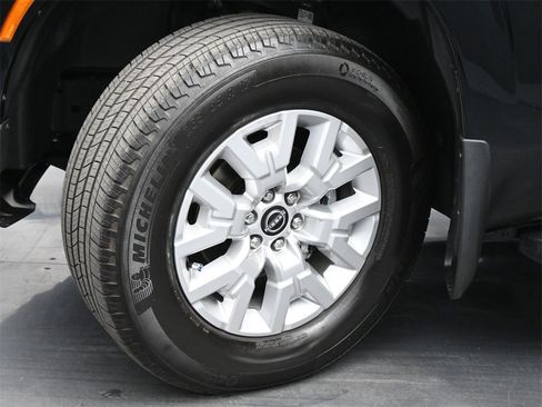 Used 2023 Nissan Frontier SV w/ Technology Package image 19