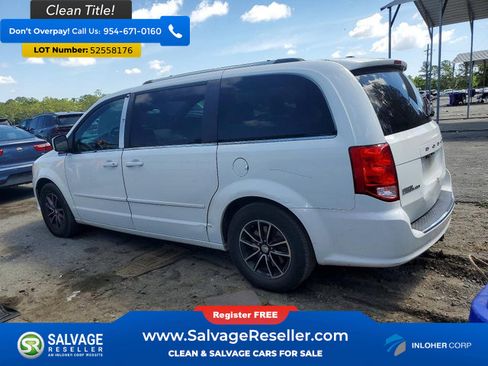 Used 2017 Dodge Grand Caravan SXT FWD image 3