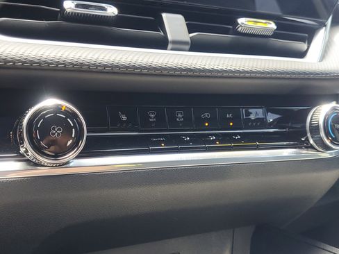 Used 2026 Chevrolet Equinox LT FWD image 28