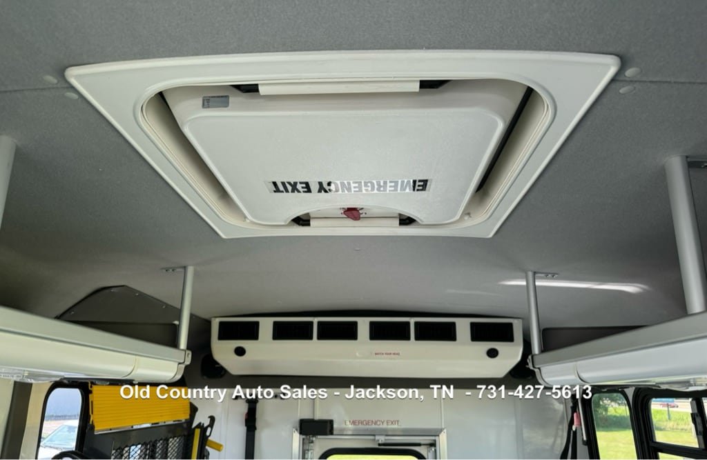 Used 2012 Ford F550 2WD Regular Cab Super Duty w/ Payload Upgrade Pkg image 39